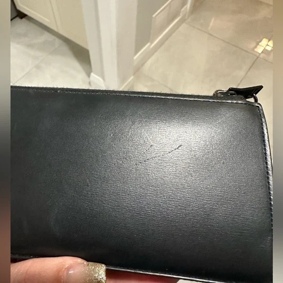 Authentic YSL zip wallet - Picture 5 of 16